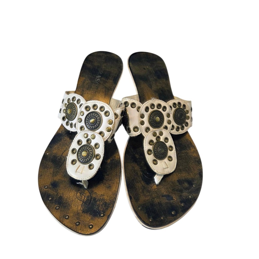 Rasolli Sandals Shoe's Women's Size 10 White Metal Studs Medallions Low‎ Heels